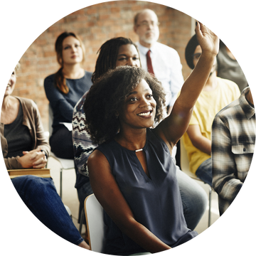 A woman from the public sector raises hand to ask more about ESPO - 402_20 